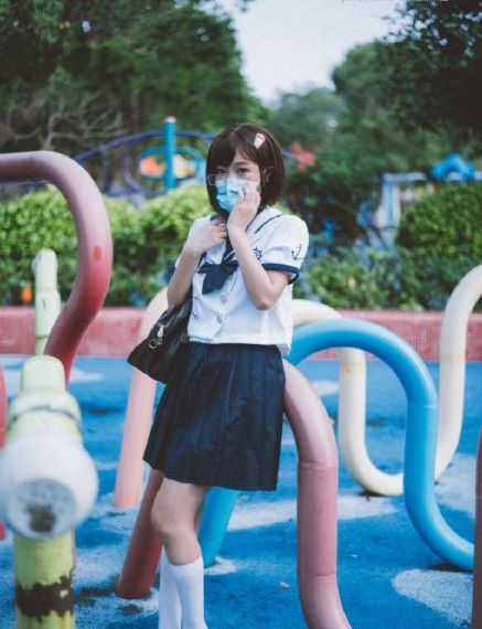 美女看守霸凌女囚