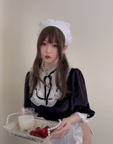 年轻的女子
