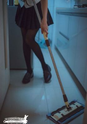 拥有两张脸的女人们
