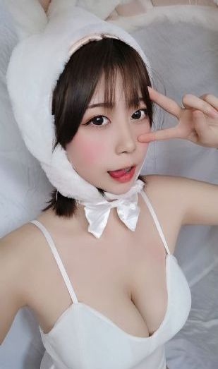 金宝闹蛇年