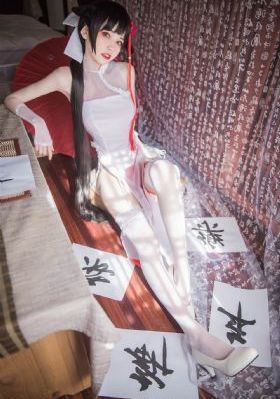 穿越成女明星和霸总谈恋爱